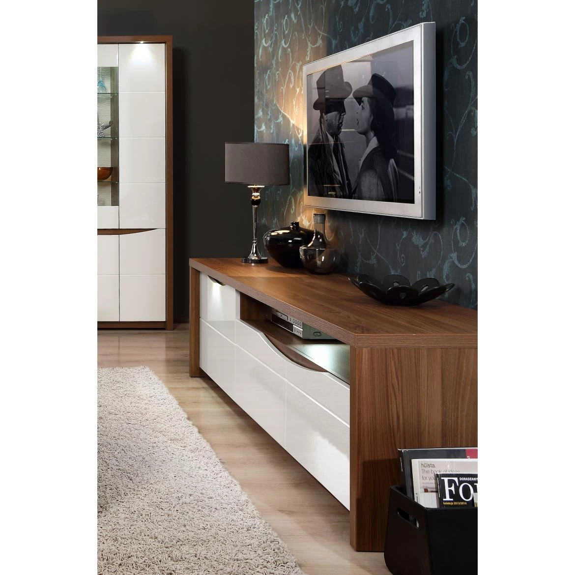 Saint Tropez TV komoda 3 vrata 187,4x52,4x59,3 cm hrast / beli sjaj