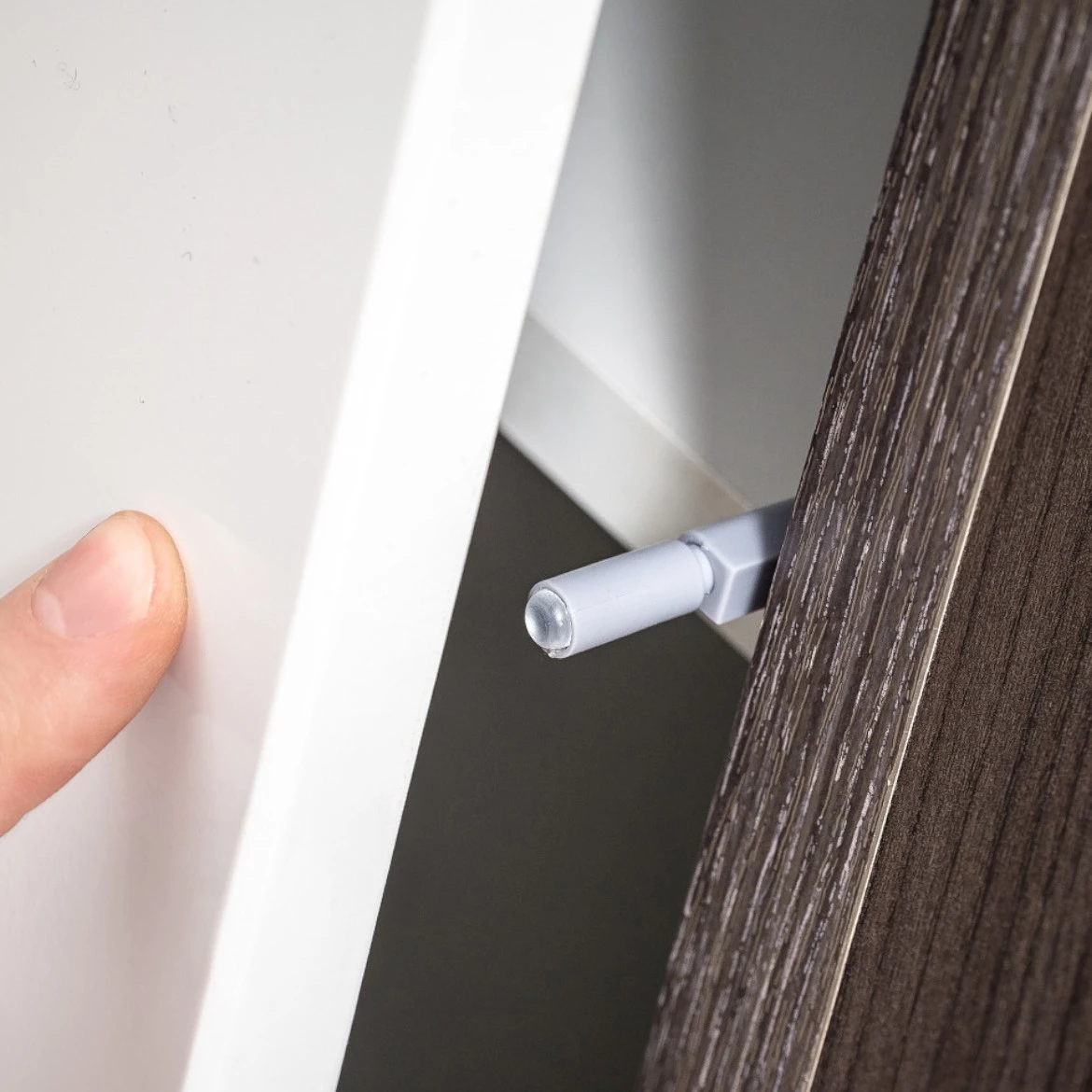 Vitrina Cross 4 vrata+1 otvor 70x40x195 cm bela/tamni hrast