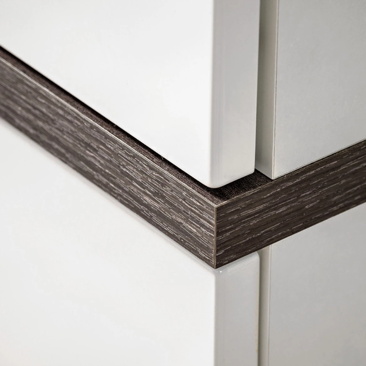 Vitrina Cross 4 vrata+1 otvor 70x40x195 cm bela/tamni hrast