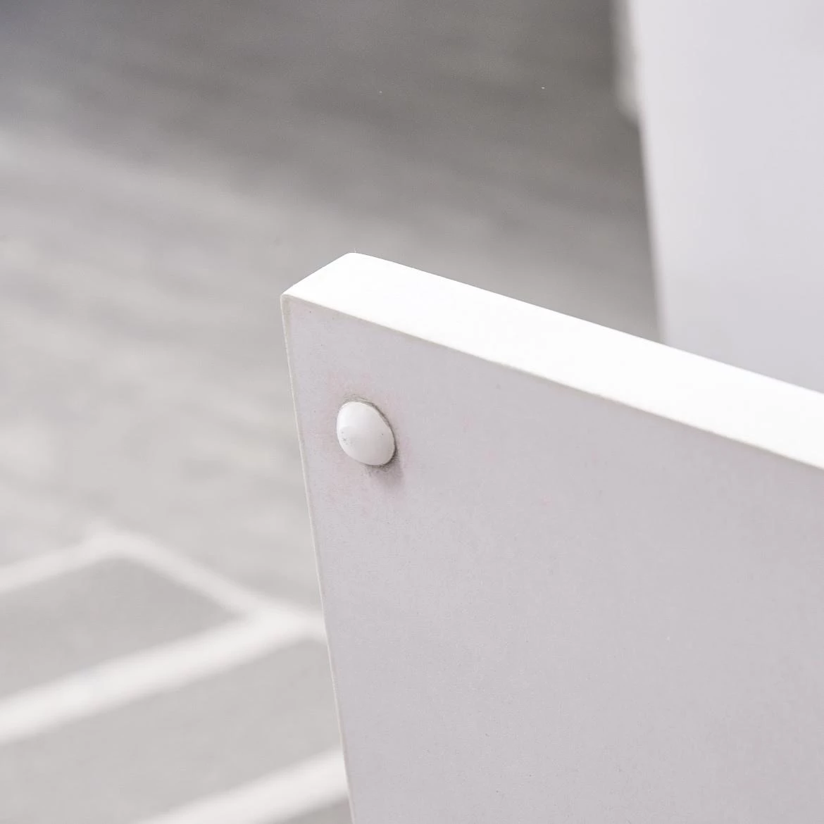 Klub sto Oslo 110x60x42 cm beli visoki sjaj