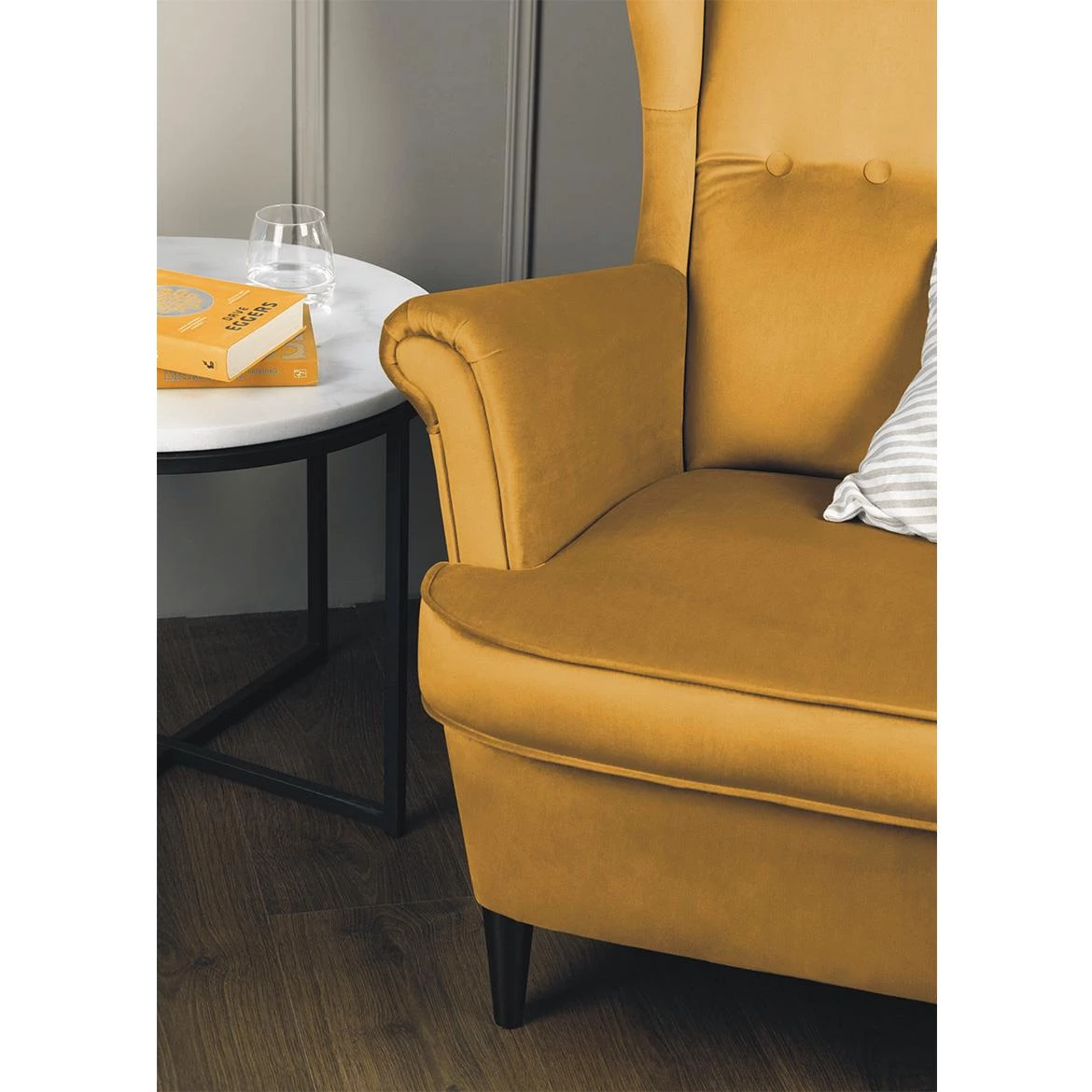 Royal Bluvel 68 / wenge fotelja