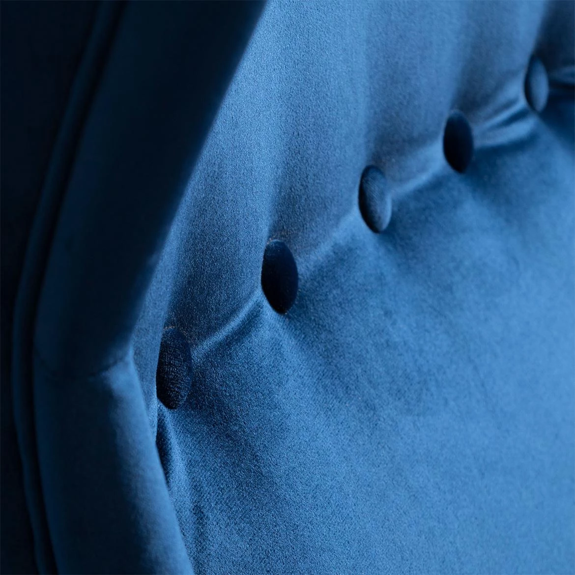 Royal Bluvel 86 / wenge fotelja