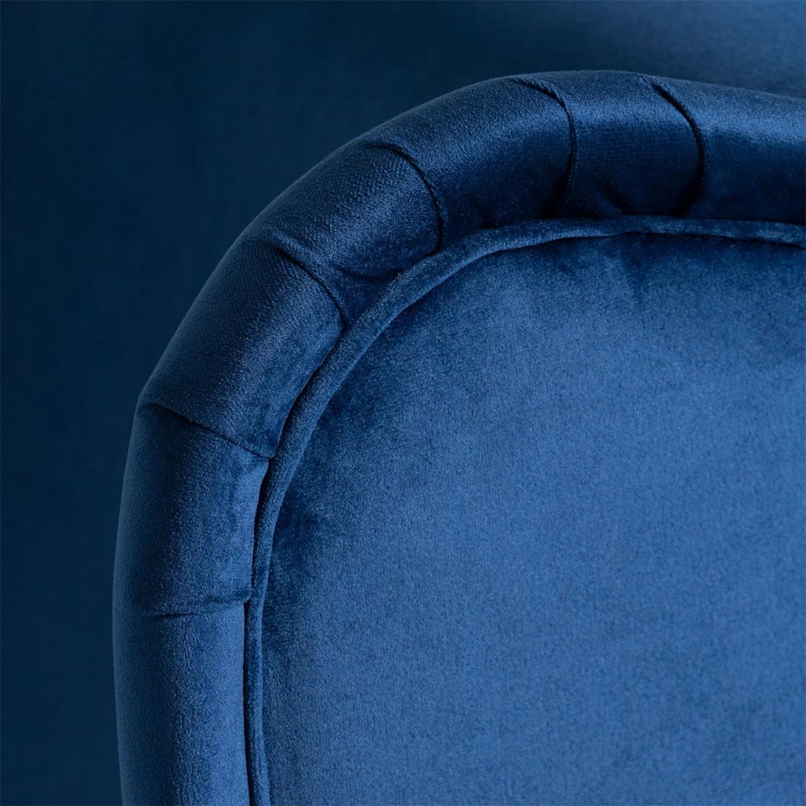 Royal Bluvel 86 / wenge fotelja