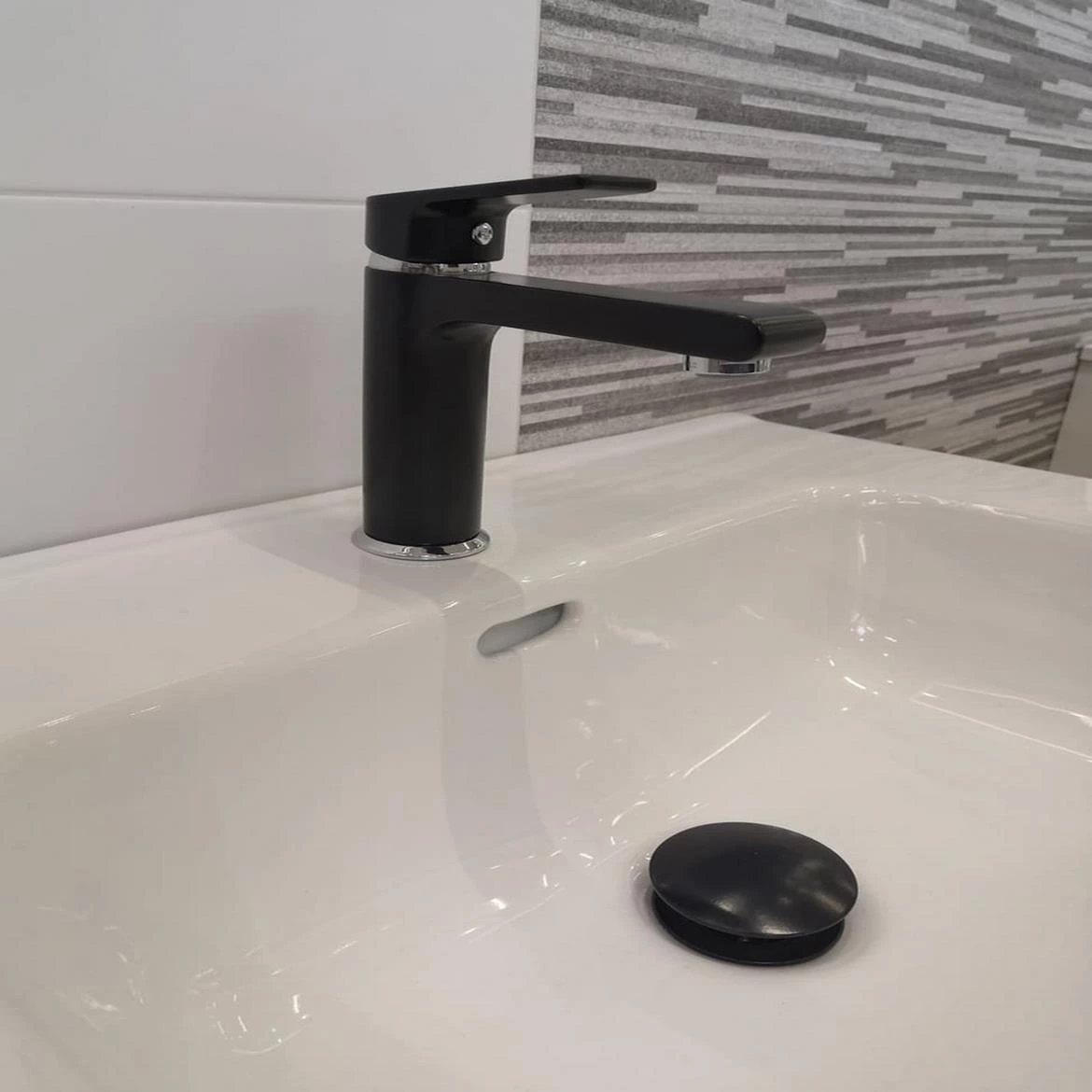 BATÉRIA UMYVADLOVÁ STOJANKOVÁ COLORADO CO128.0CMATC