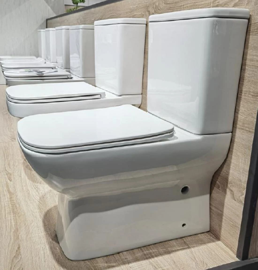 WC monoblok Horus Univezalni bez ivice sa daskom