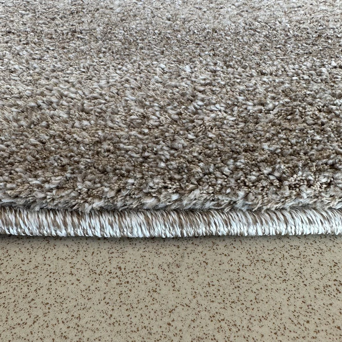 Tepih Frisee Micro Zoya 140 x 190 cm bež