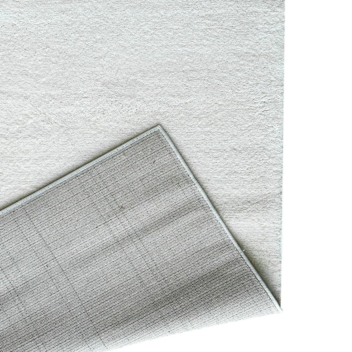 Tepih Frisee Micro Zoya 140 x 190 cm beli