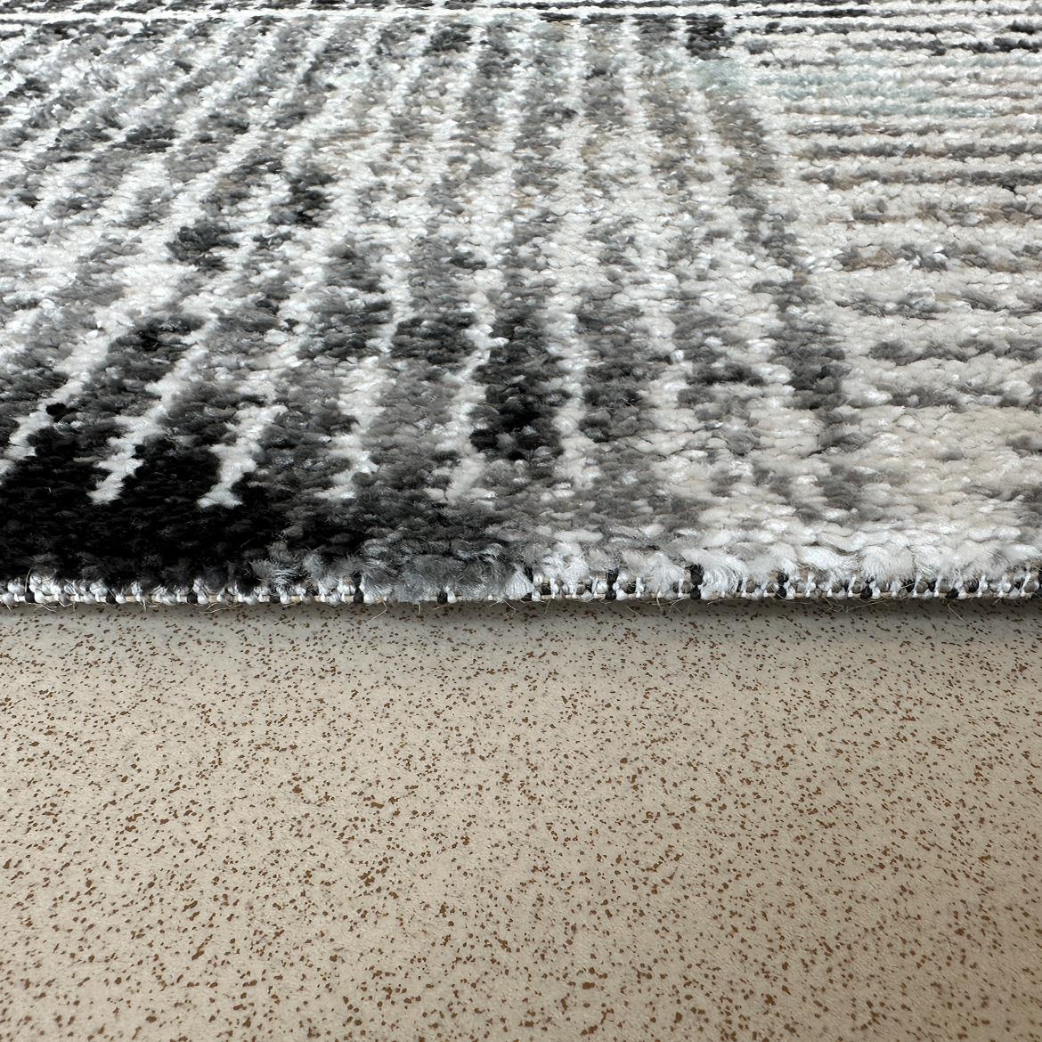 Tepih Frisee Capri Fog 140 x 190 cm sivi