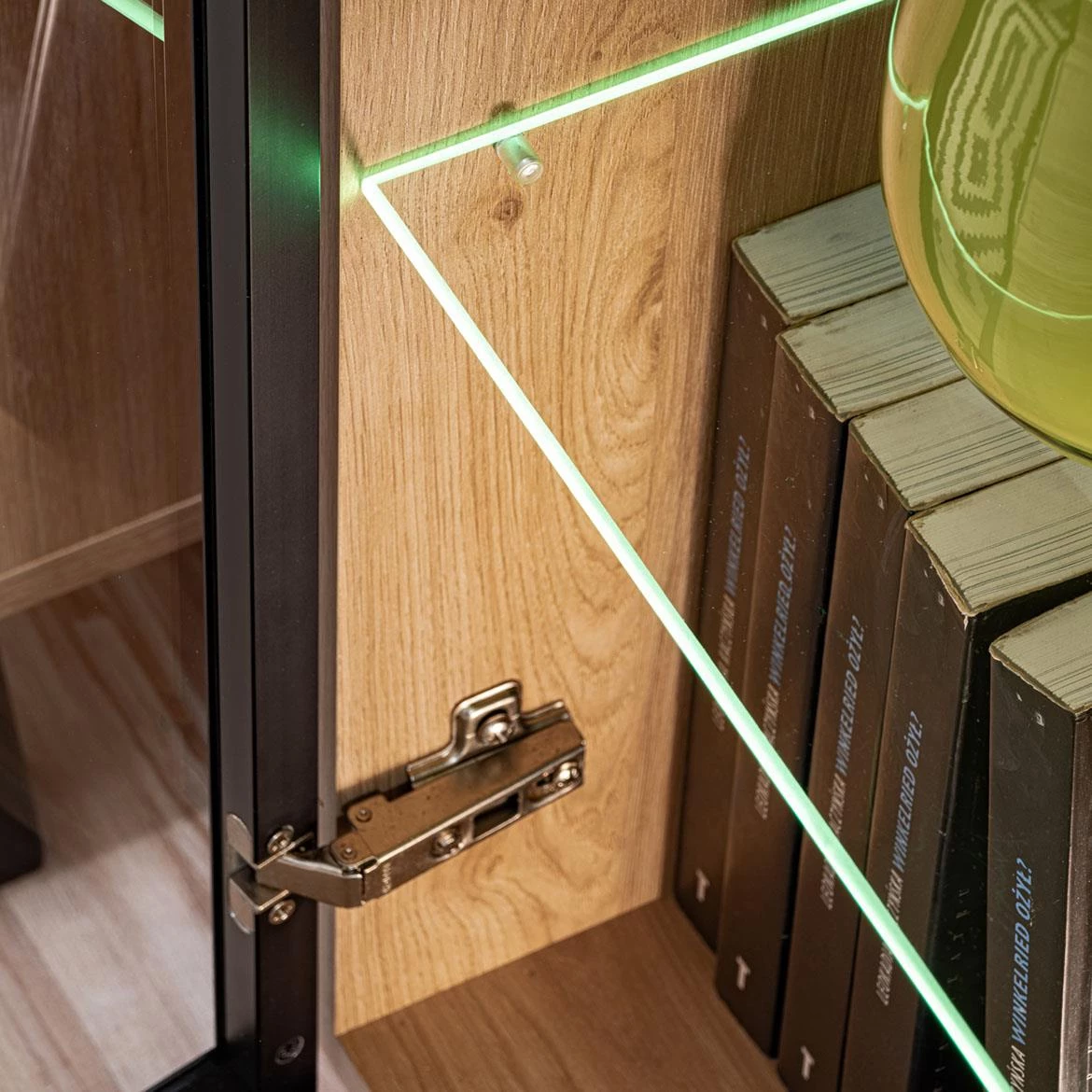 Liam  Hjz Lm Wsn vitrina 90x40x102 cm natur/crna