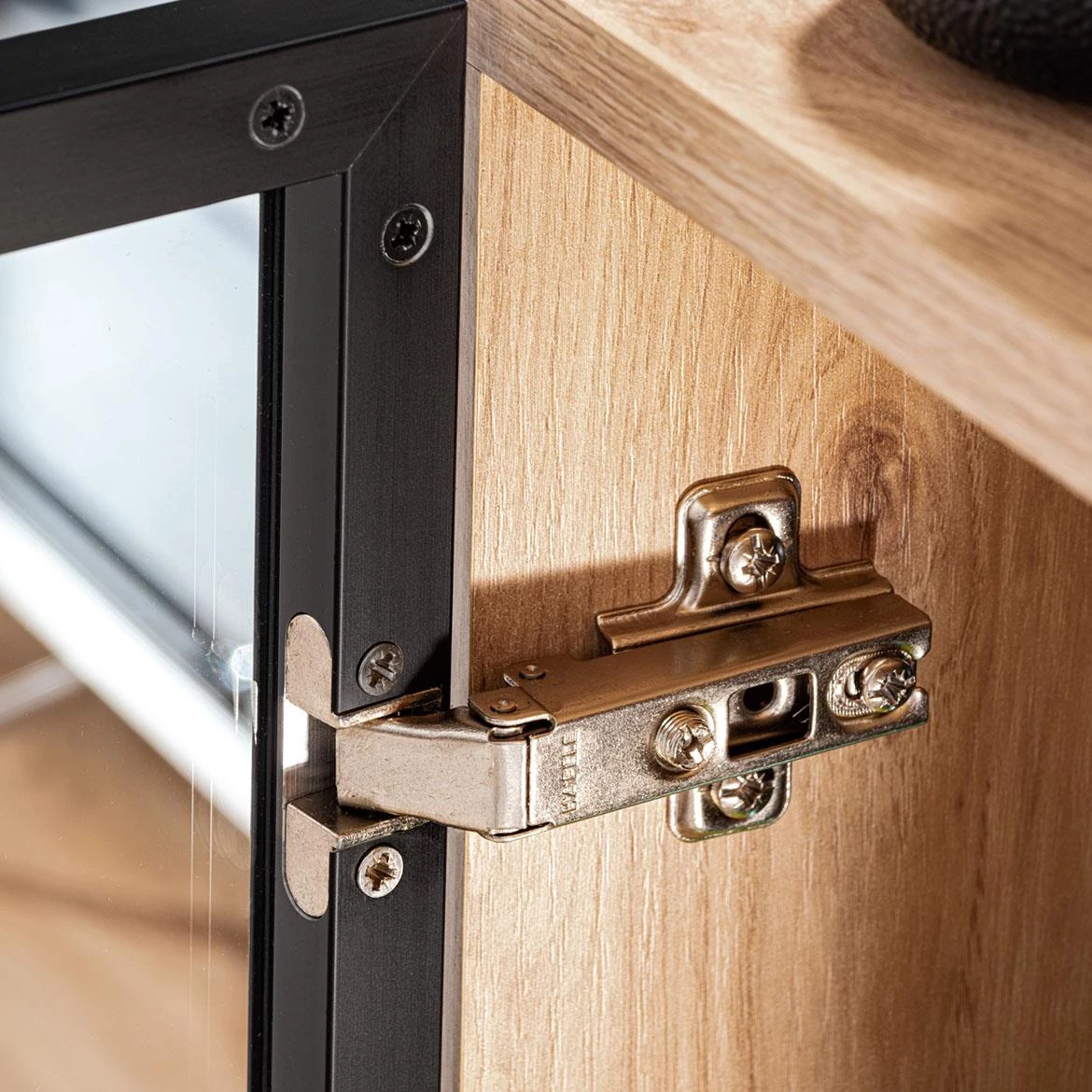 Liam  Hjz Lm Wsn vitrina 90x40x102 cm natur/crna