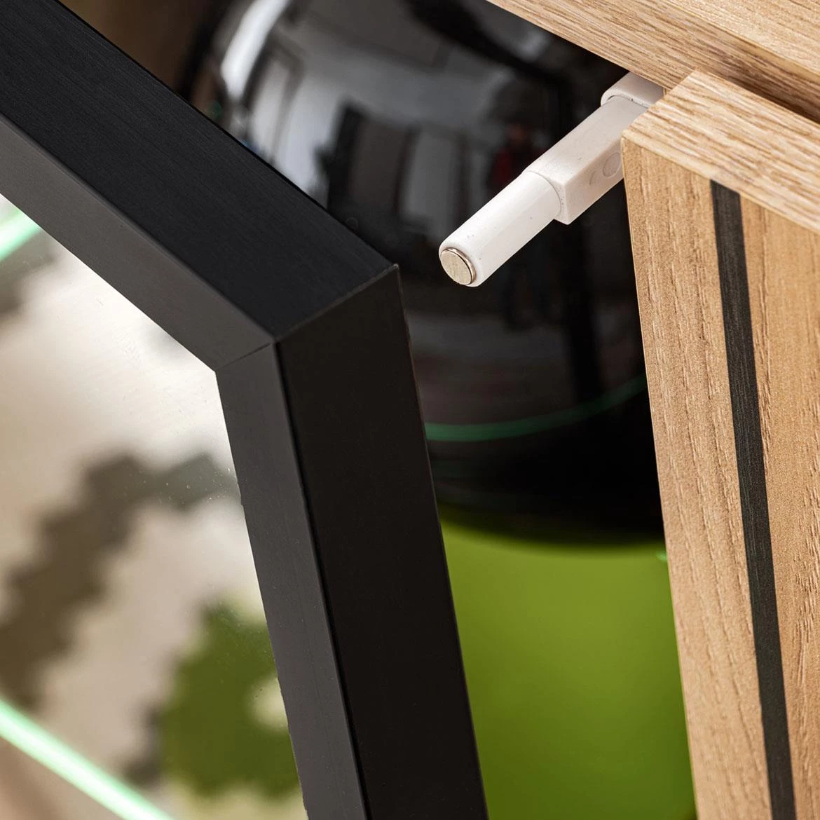 Liam  Hjz Lm Wsn vitrina 90x40x102 cm natur/crna