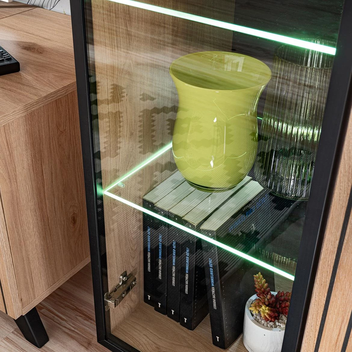 Liam  Hjz Lm Wsn vitrina 90x40x102 cm natur/crna