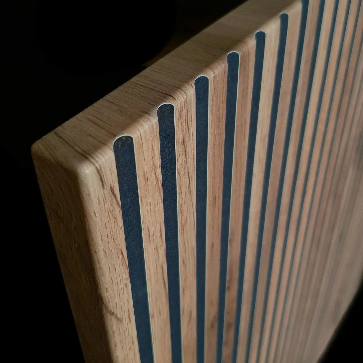 Sento WT104 vitrina 2 vrata 104x39x126 cm crna/natur (wotan hrast)