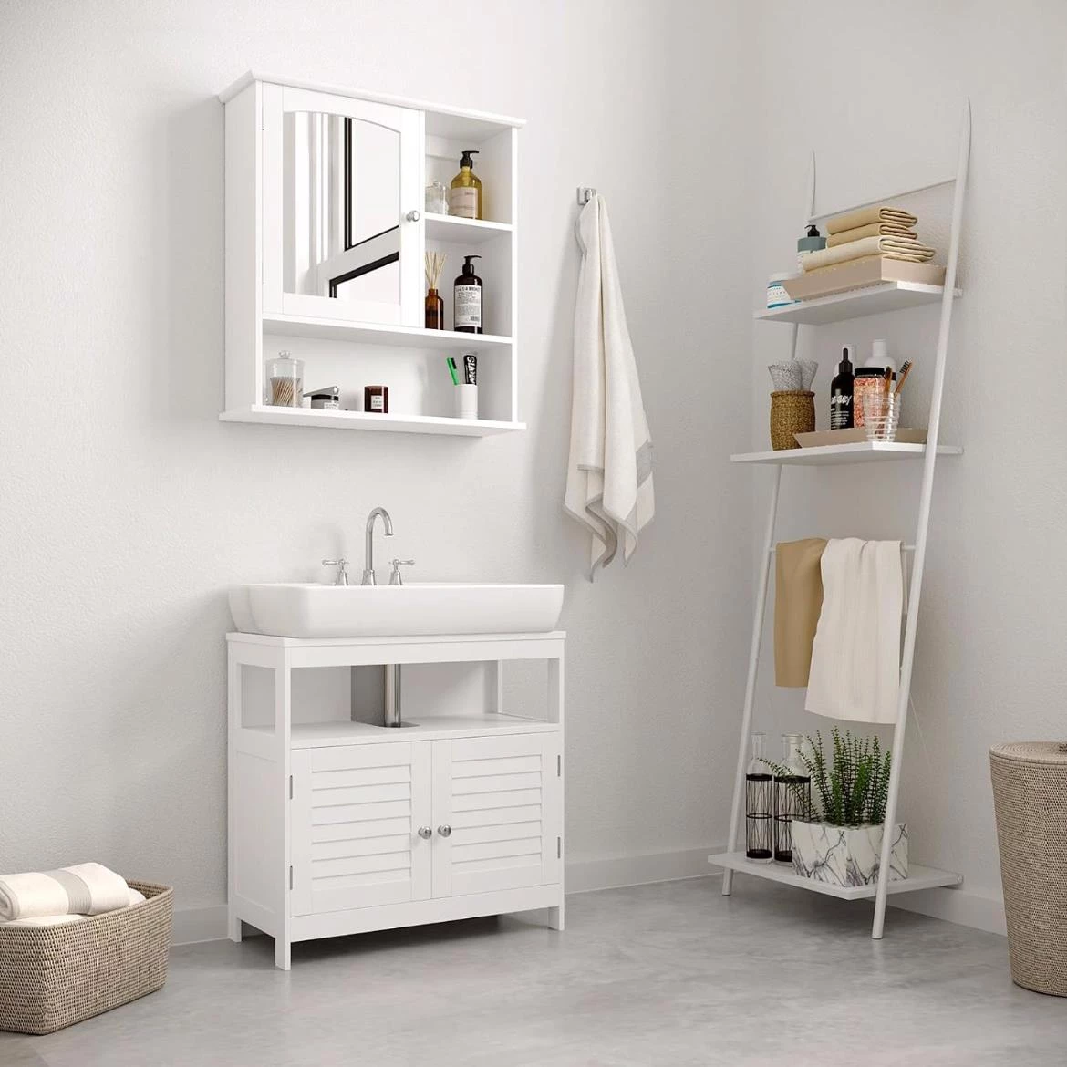 Martina ormaric s ogledalom beli 60x18x64