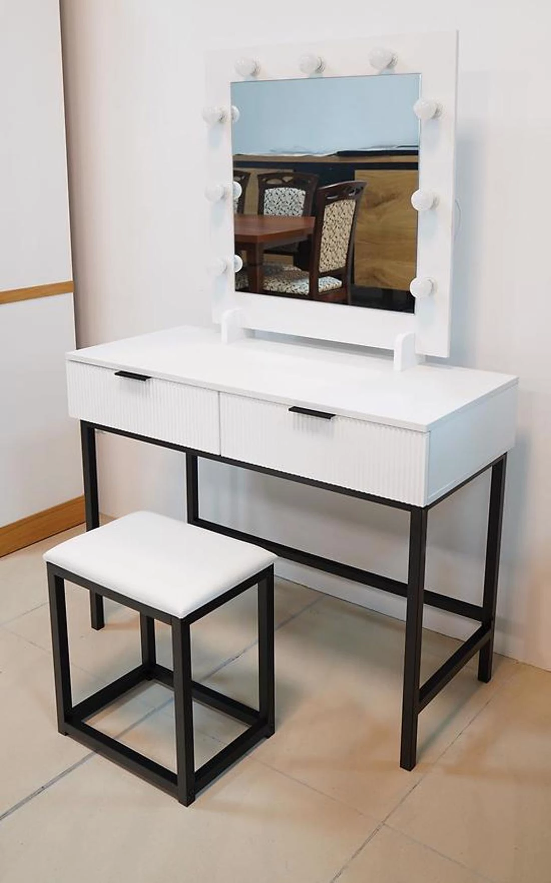 Cleo toaletni stolic + tabure 100x45x144 cm bela