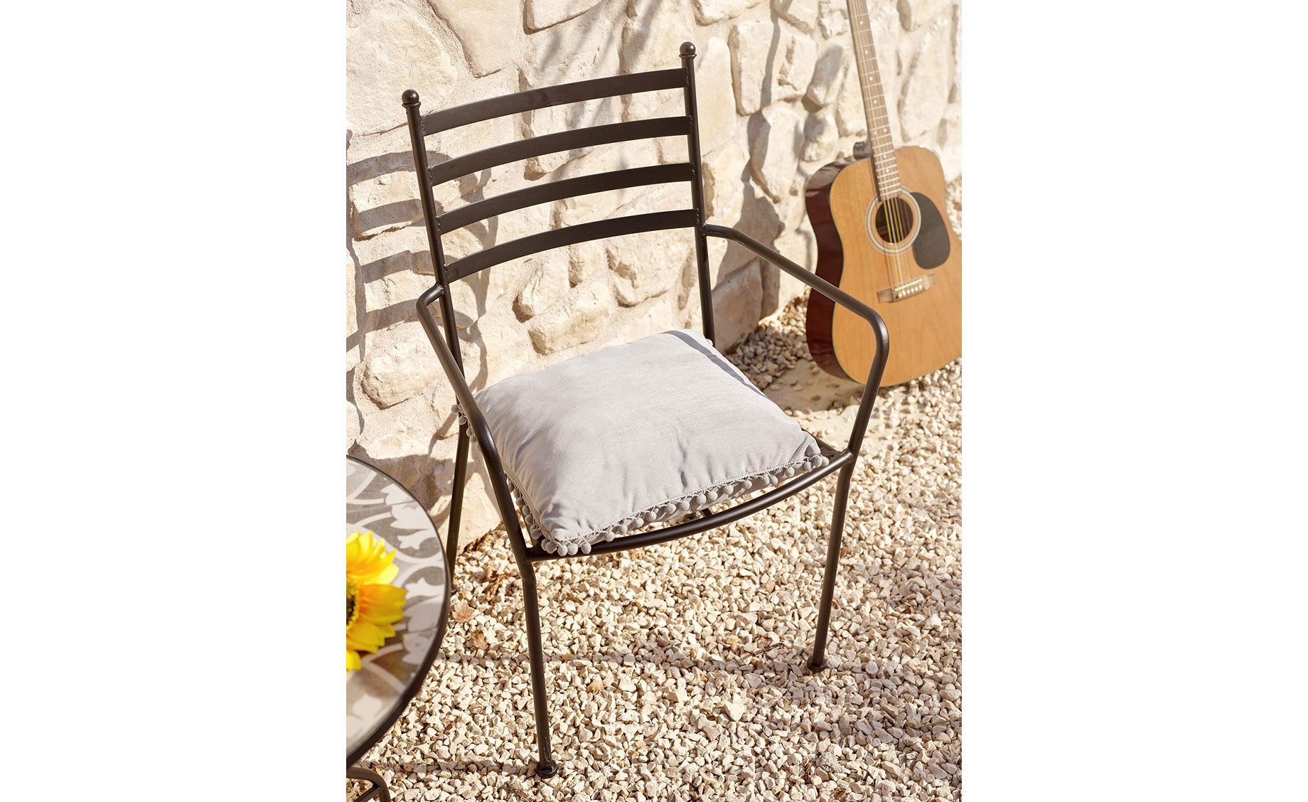 Alina stolica sa rukonaslonima 47x44x93 cm crni metal