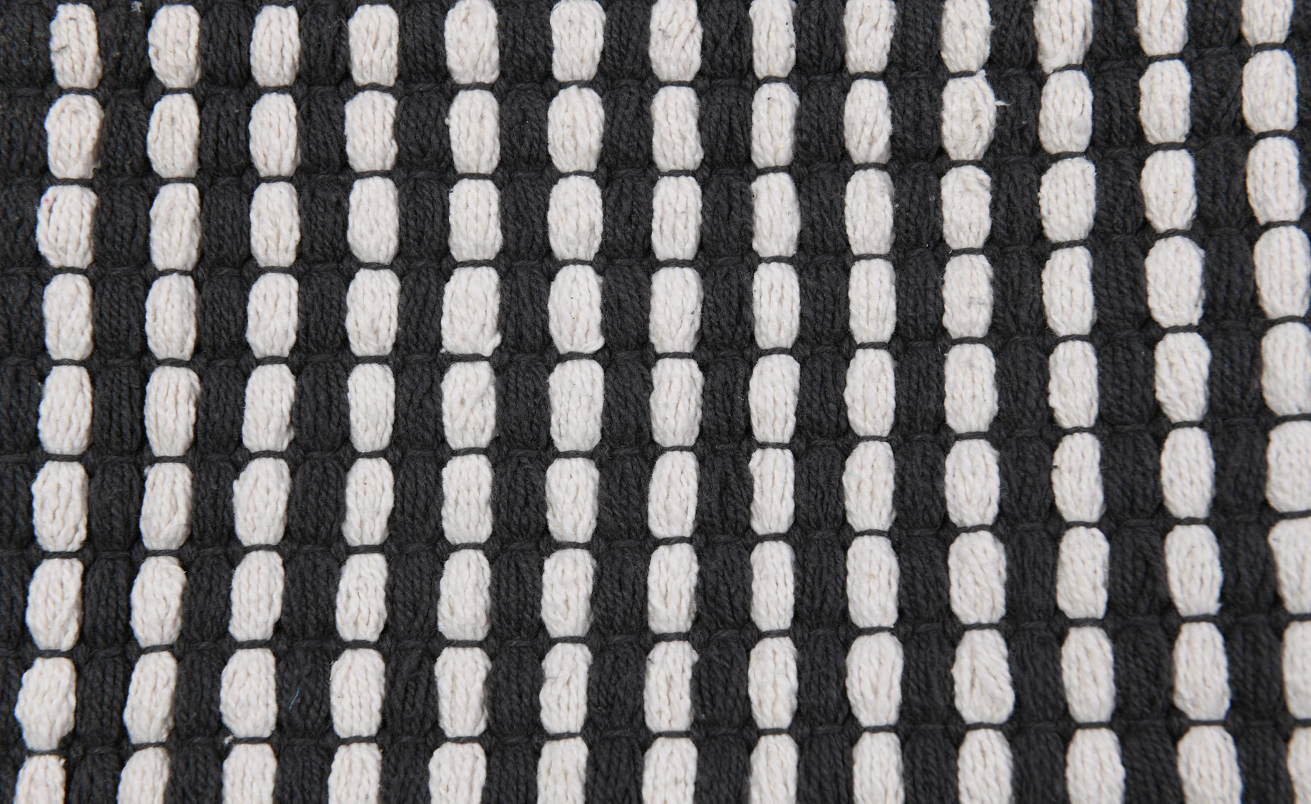 Jastuk Stripe 45x45cm crni
