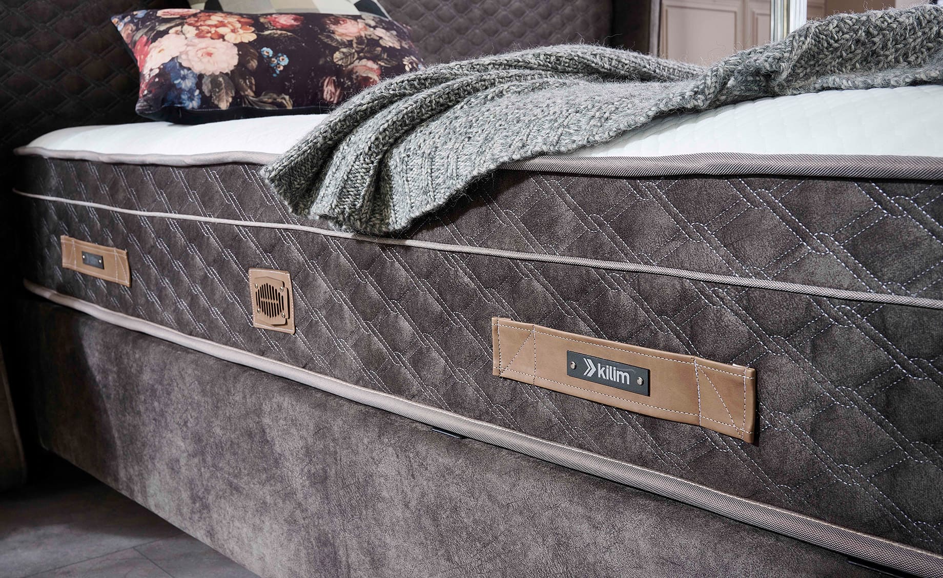 Montero boxspring krevet sa prostorom za odlaganje 176x196x126/66cm