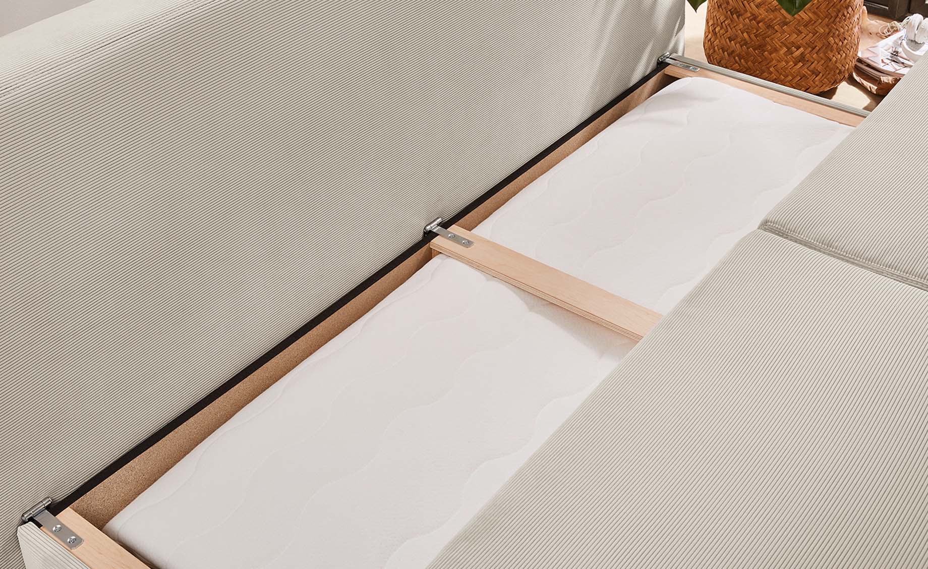 Derby trosjed s ležajem 202x106x87 cm bež