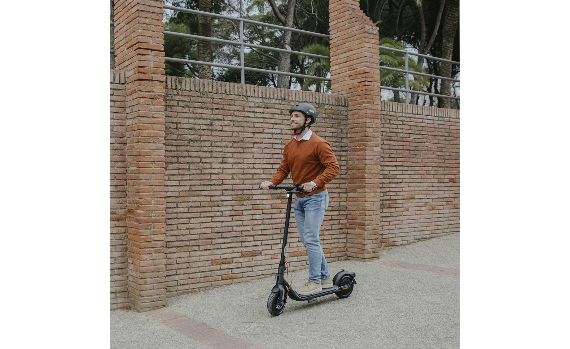Segway KickScooter F2 Plus E električni romobil
