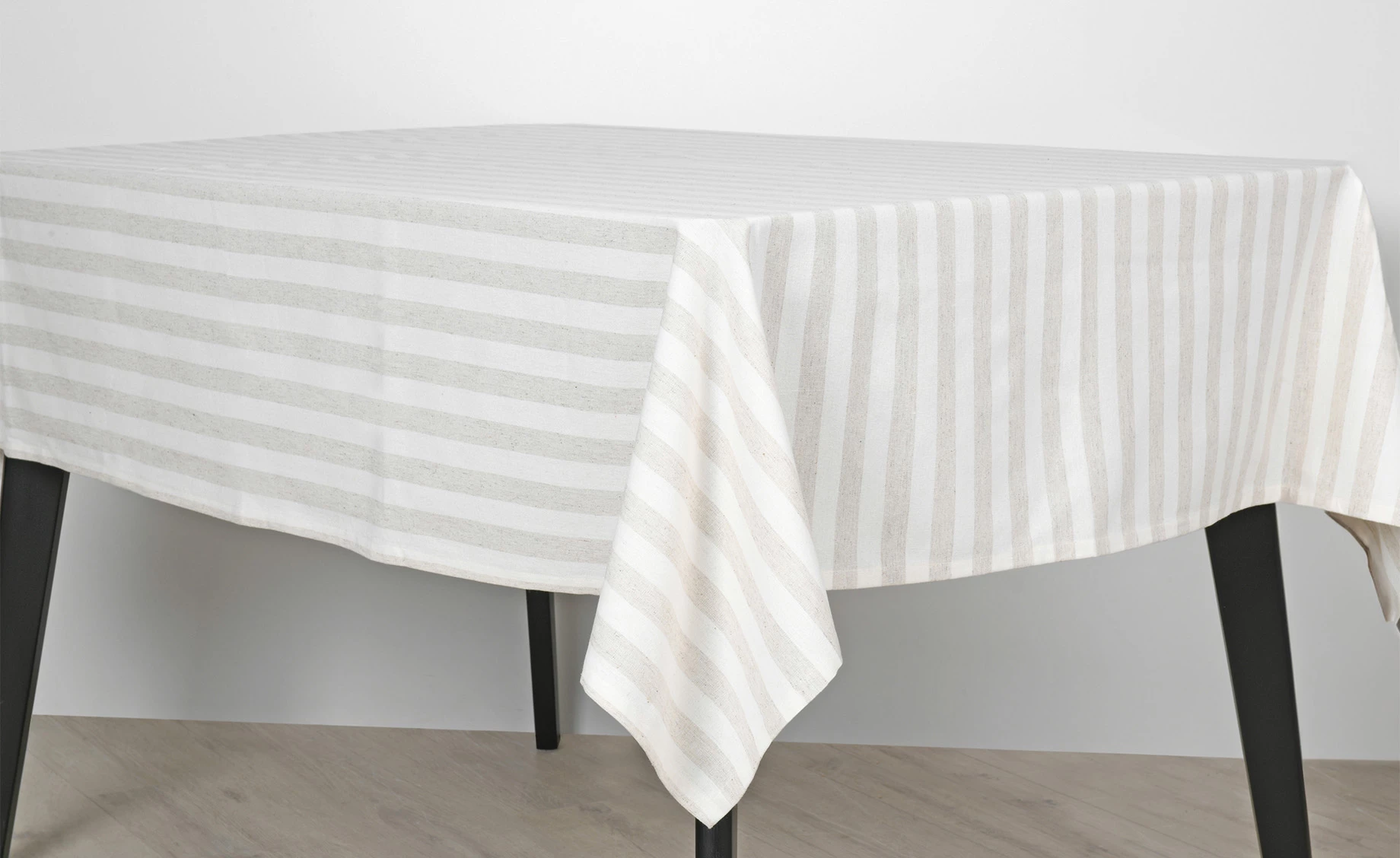 Stolnjak Stripes 140x180cm bež