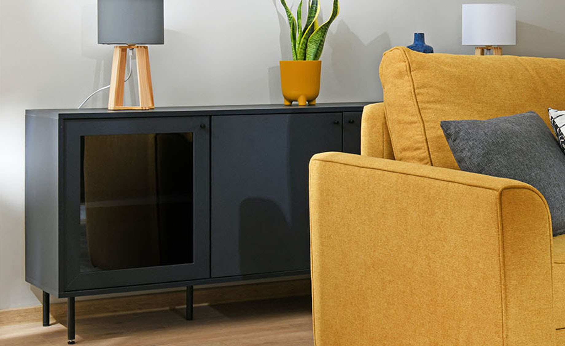 Caracas TV stalak 4 vrata 180x40x68 cm