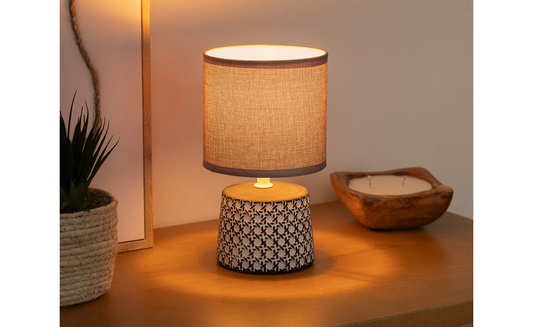 Stona lampa Yojoa više boja