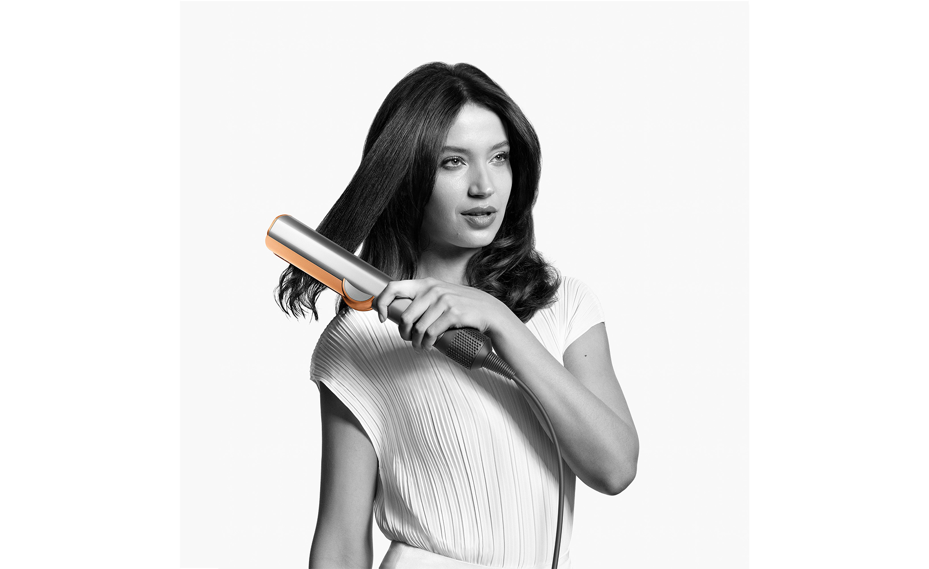 Выпрямитель dyson ht01 rose gold. Выпрямитель Dyson airstrait. Дайсон новый выпрямитель airstrait. Утюжок Dyson airstrait. Выпрямитель Dyson ht01 airstrait Straightener.