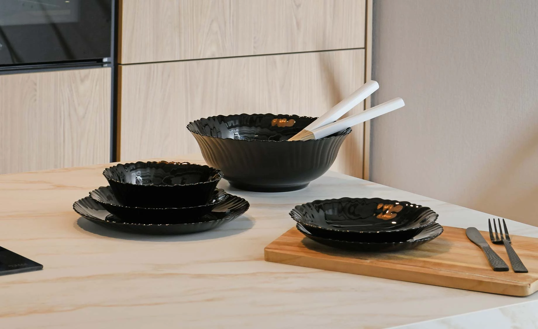 Desertni tanjir Ellis 19cm crni