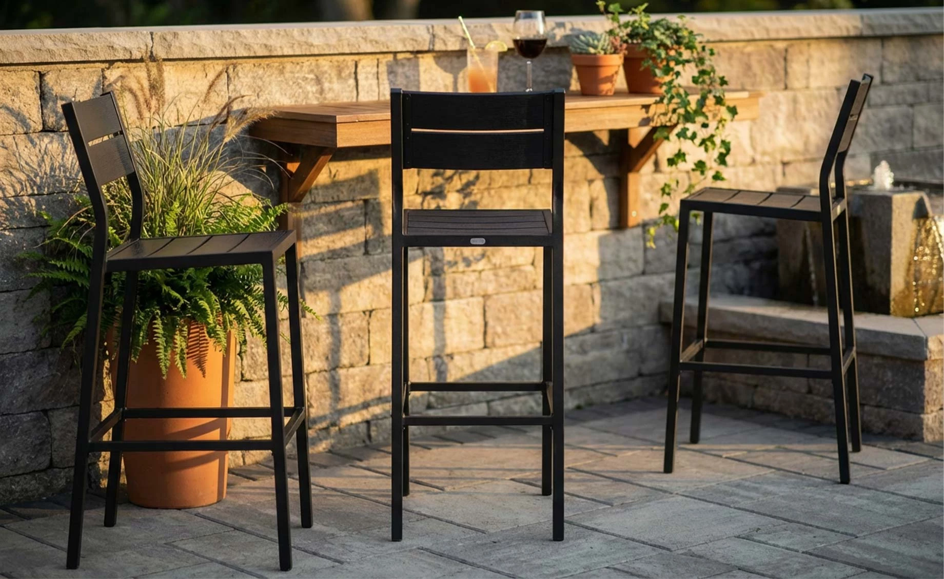 Verto barska stolica 58x46x108 cm crna