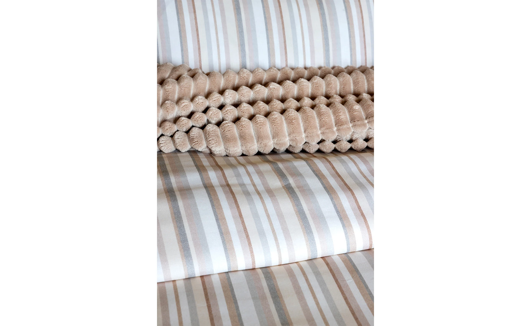 Posteljina Glasper 240x220cm
