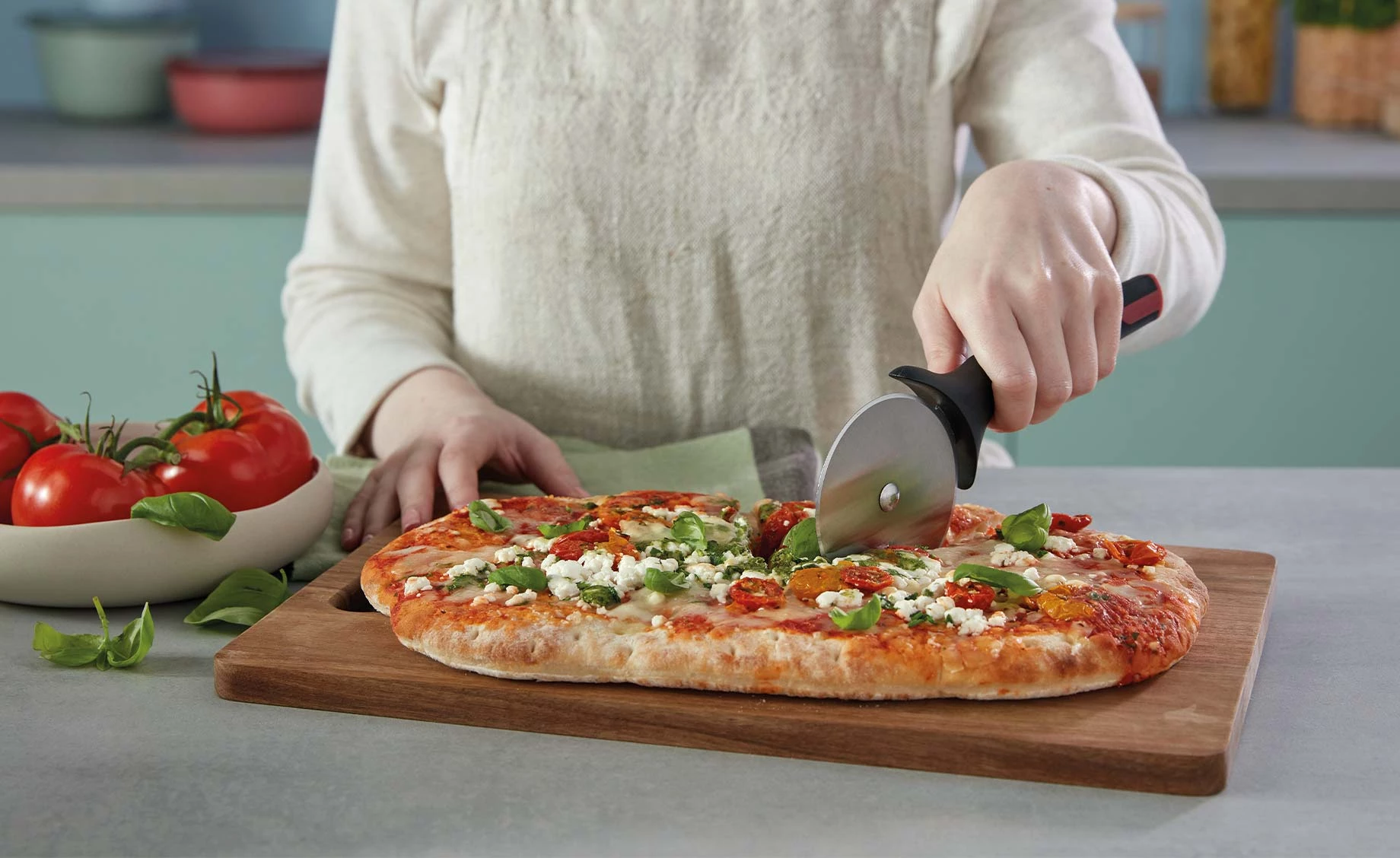 Sekač za pizzu Richardson Sheffield crveni