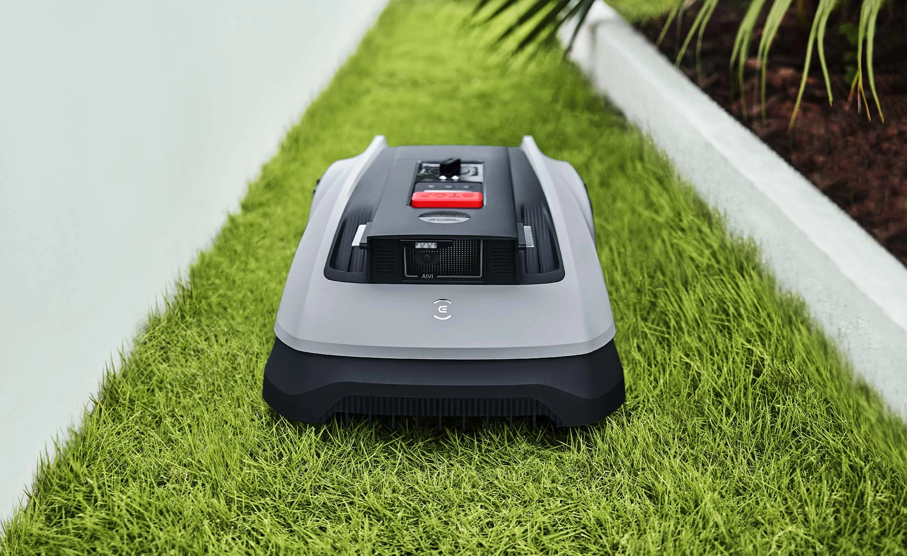 Ecovacs GOAT O600RTK robotska kosilica