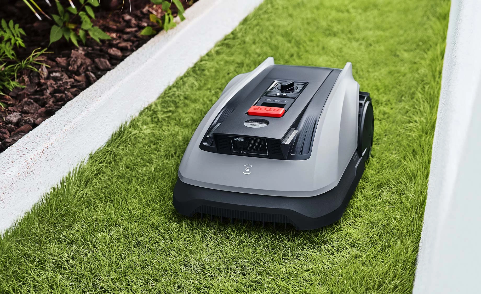Ecovacs GOAT O600RTK robotska kosilica